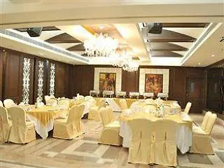 Amara Hotel Chandigarh 3*,